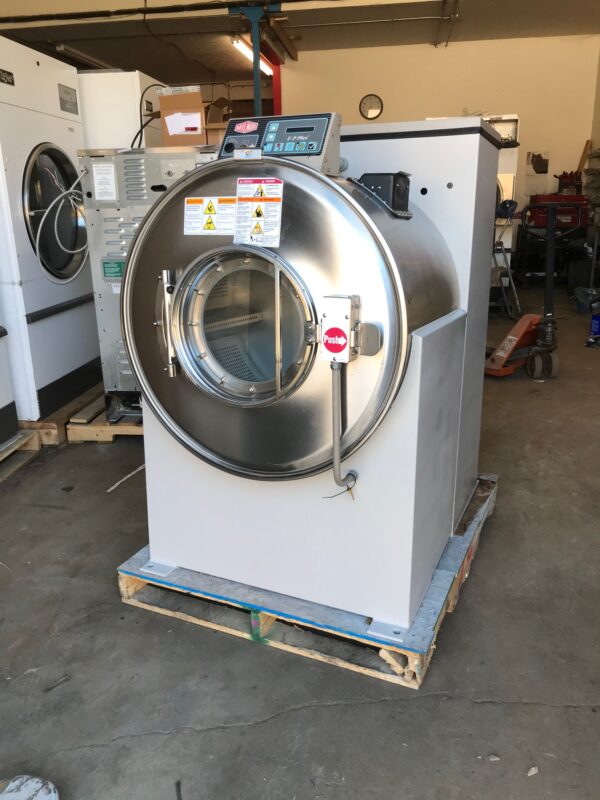 2009 Milnor 60lb OPL 3 Phase Commercial Washer - Image 2