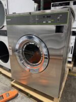 2015 Huebsch 80lb Coin Op 1 Phase Commercial Washer - Image 2